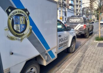Feminicídio é descoberto após criança ver sangue escorrendo na parede do quarto no centro de Curitiba