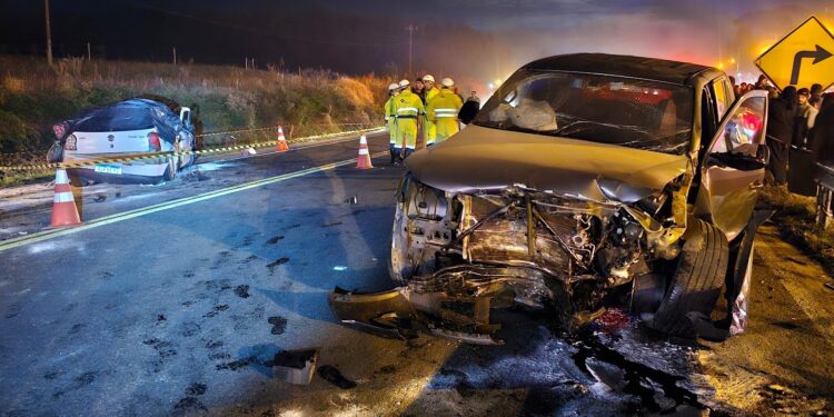 Motorista de Amarok recebe voz de prisão após acidente que matou casal e bebê em Contenda
