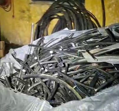 PM apreende mais de 3 toneladas de fios de cobre em Curitiba