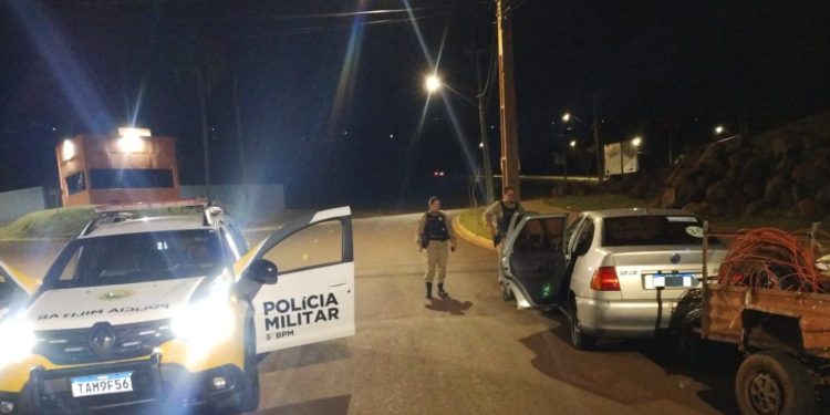 Veículo usado em assalto é apreendido e carga de fios elétricos recuperada