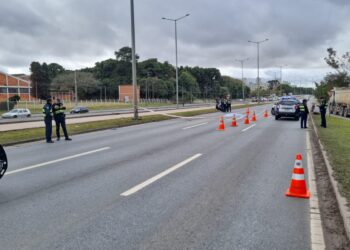 Motociclista morre após grave acidente na Linha Verde, em Curitiba
