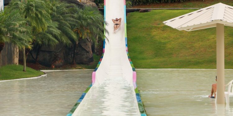 Mesmo no inverno, piscinas representam risco de afogamento, alertam Bombeiros