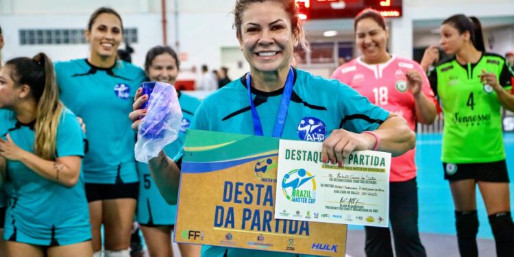 Policial civil é convocada para a Seleção Feminina Brasileira de Handebol Master