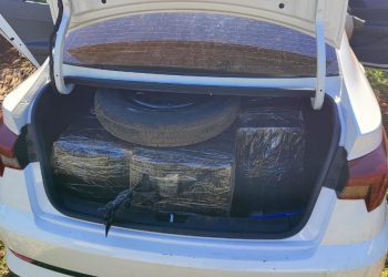 Perseguição na BR-277: PCPR, PMPR e PRF interceptam carro com 468 kg de drogas