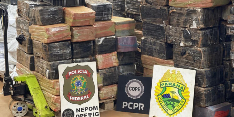 Operação da PMPR, PCPR e PF apreende carga de maconha avaliada em R$ 5,1 milhões