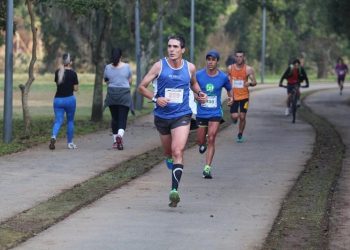 17ª Corrida de Revezamento entre Parques reúne 6 mil atletas; haverá alterações no trânsito