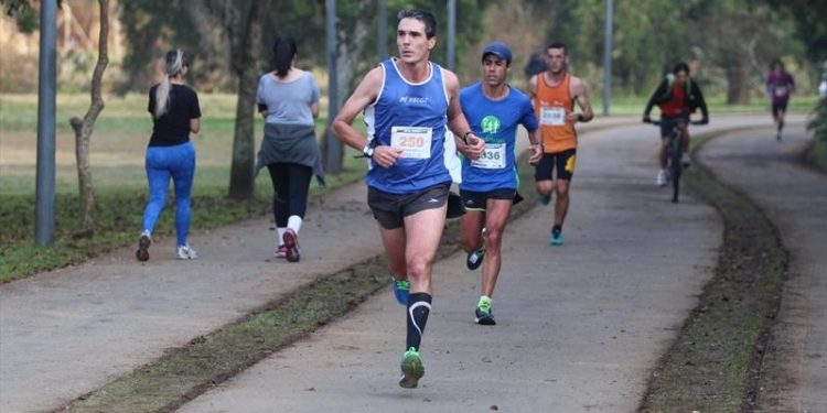 17ª Corrida de Revezamento entre Parques reúne 6 mil atletas; haverá alterações no trânsito