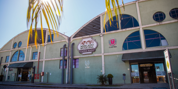 Mercado Capão Raso tem apresentações e aulas gratuitas de balé, hip hop, kpop, ginástica rítmica e jazz