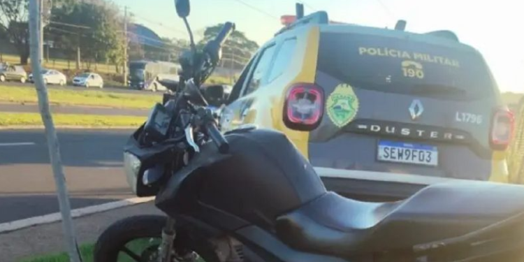 Motocicleta com mais de R$ 160 mil em dívidas é apreendida pela PM