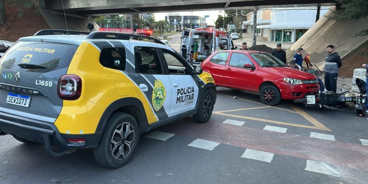 Motorista com sinais de embriaguez atinge moto em cruzamento campeão de acidentes, veja o vídeo