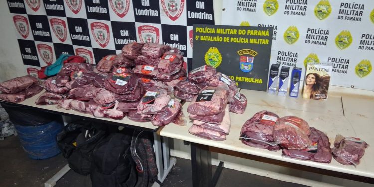 PM prende dois homens e apreende adolescente por furto de carnes em Londrina