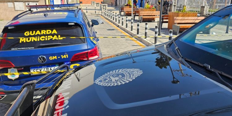 Comerciante que matou indivíduo em São José dos Pinhais se apresenta na delegacia