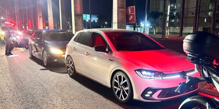 BPTRAN detém indivíduos disputando racha em Curitiba