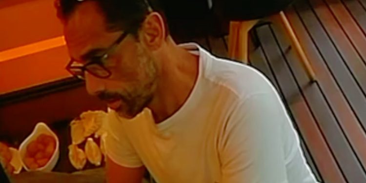 Velho conhecido da polícia volta a agir e furta celular de comércio em Curitiba