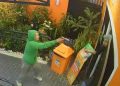 Trabalhadores reagem a assalto e colocam criminoso para correr em Curitiba, veja o vídeo