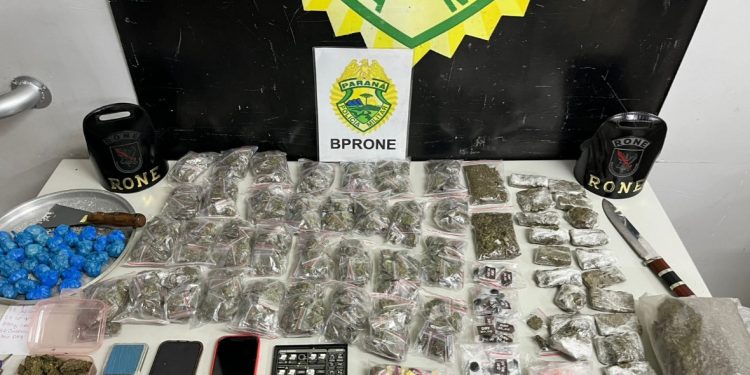 RONE prende duas mulheres com drogas no Cajuru