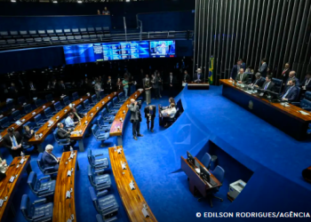 Senado aprova isenção de IR para quem ganha até dois salários-mínimos