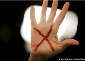 Violência digital contra mulheres atinge níveis alarmantes