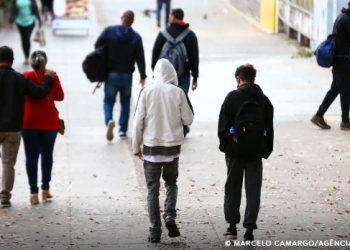 Sul e Sudeste começam semana com frio; alerta de seca no Centro-Oeste
