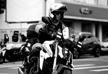 Policial militar perde a vida em grave acidente entre moto do BPTran e viatura do Deppen na Linha Verde