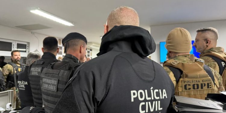 PCPR prende quatro durante operação contra organização criminosa em Almirante Tamandaré