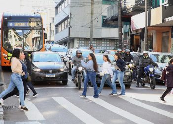 Dia do Pedestre: Detran-PR alerta para comportamentos que garantem segurança no trânsito