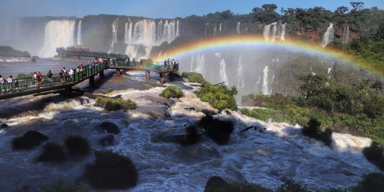 Cataratas do Iguaçu estão na corrida pelo Oscar do Turismo Mundial; votação está aberta