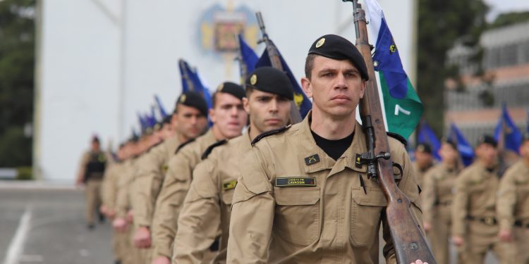 Polícia Militar do Paraná celebra 171 anos de história, serviço e exemplos que arrastam