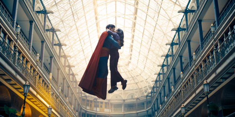 ‘Superman’ segue olhando para cima e conquista a marca de mais de 4 milhões de espectadores no cinema