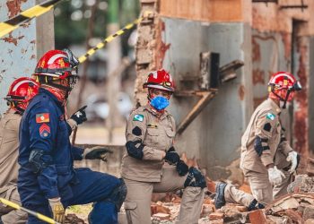 Padrão internacional: bombeiros concluem curso de protocolos da ONU para deslizamentos
