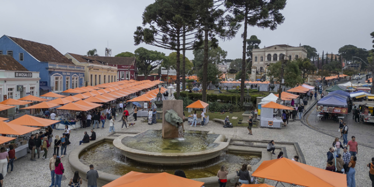Feira do Largo vira referência nacional e atrai visitas técnicas de outros estados
