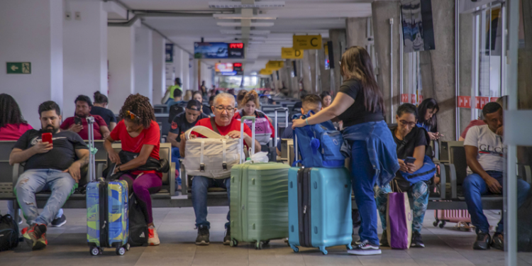 Feriado da Independência e da padroeira de Curitiba deve registrar 25 mil embarques na Rodoviária