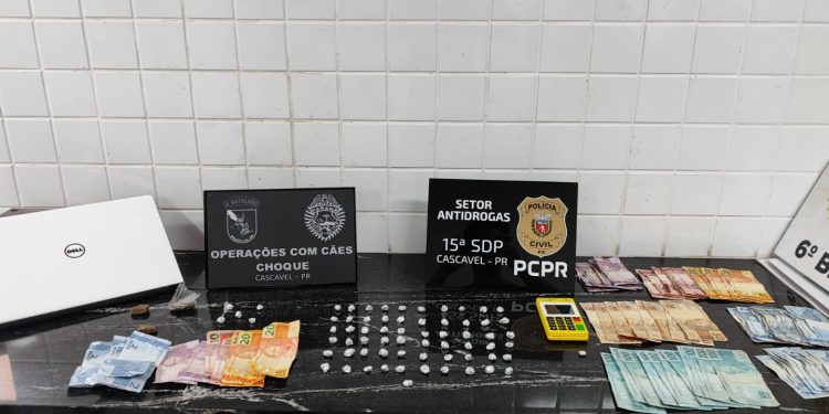 PCPR e PMPR prendem quatro pessoas em flagrante e desmantela ponto de tráfico de drogas em Cascavel