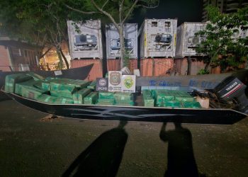 PF, PC e PM apreendem embarcação com cigarros contrabandeados