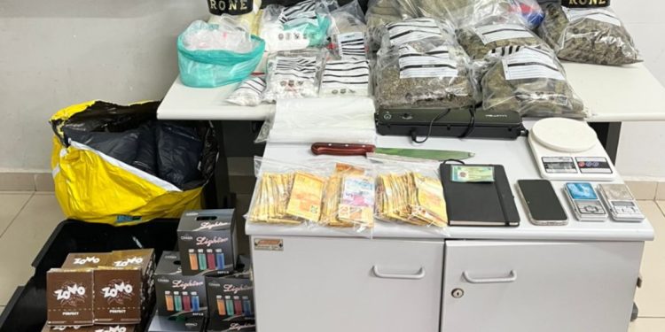 RONE fecha biqueira no Lindóia que funcionava como delivery de drogas em Curitiba