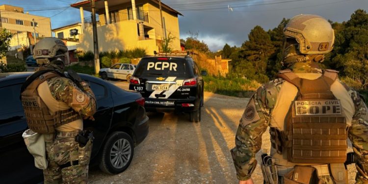 Polícia Civil cumpre mandados contra suspeitos de crimes virtuais contra crianças e adolescentes