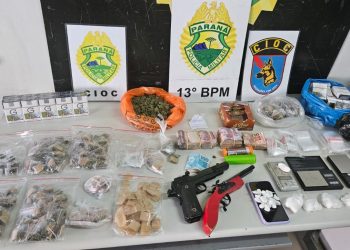 Polícia Militar fecha centro de distribuição de drogas e prende cinco no Tatuquara