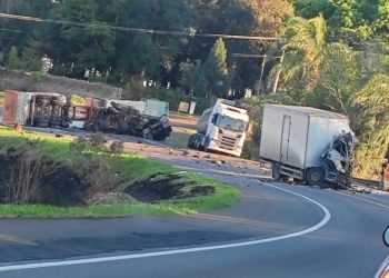 Colisão entre carreta e caminhão deixa uma vítima fatal na BR-277