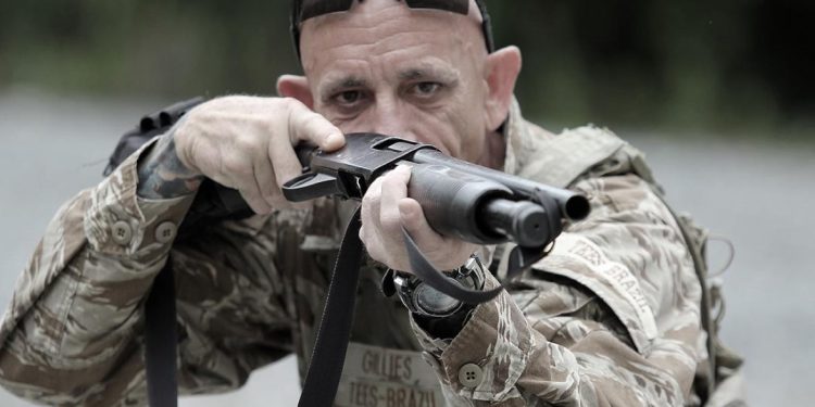 Adeus a Kevan Gillies, mestre do treinamento tático que marcou gerações