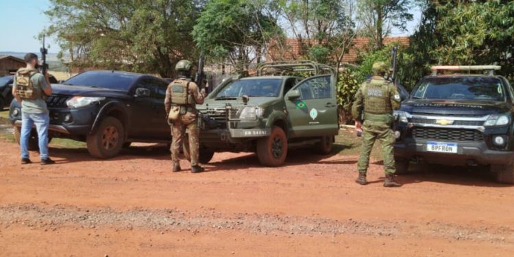 BPFRON, Polícia Federal e Exército Brasileiro apreendem mais de duas toneladas de maconha