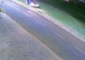 Motorista sobrevive com ferimentos leves a colisão impressionante, veja o vídeo