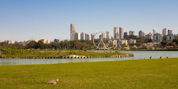 Feriado terá menos chuvas e temperaturas amenas no Paraná, prevê Simepar