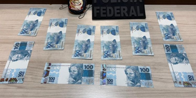 PF prende três pessoas em flagrante por moeda falsa em Mariluz/PR