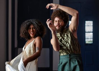 CAIXA Cultural Curitiba recebe na próxima quinta (18) até domingo (21) o espetáculo “Deu Match” com Josyara e Martins