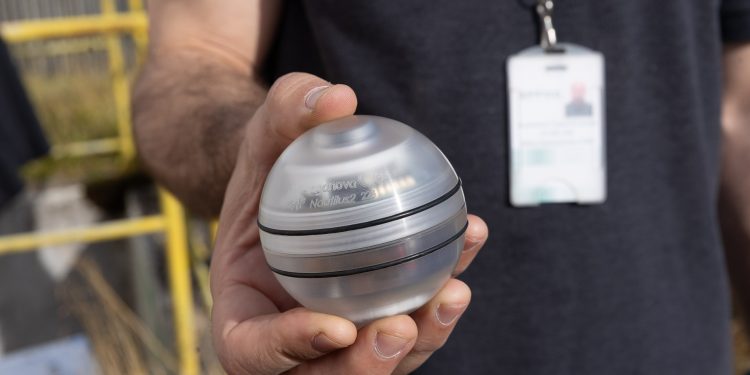 Nova tecnologia: Sanepar usa esferas inteligentes para inspecionar redes na RMC