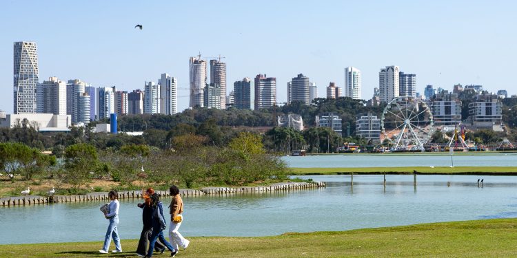 Frio e seco: agosto teve temperaturas e chuvas abaixo da média na maior parte do Paraná