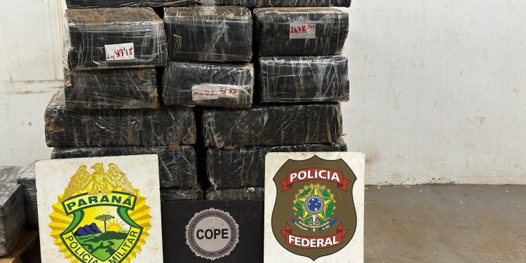 Polícia Militar do Paraná apreende mais de uma tonelada de maconha em porto clandestino