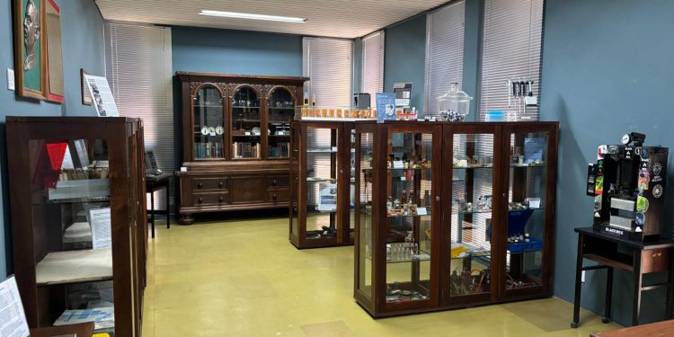 Museu Paranaense de Ciências Forenses reabre no Centro de Curitiba com acervo histórico