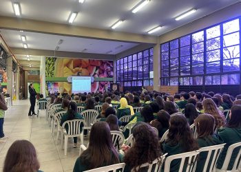 PCPR leva palestra sobre bullying e cyberbullying para escola da Capital