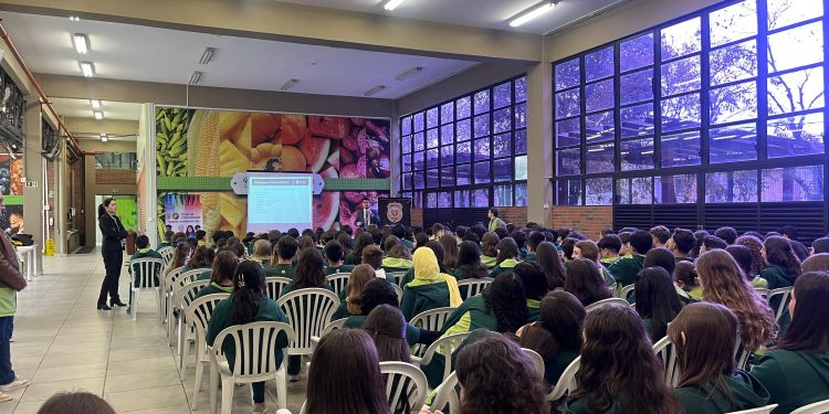 PCPR leva palestra sobre bullying e cyberbullying para escola da Capital